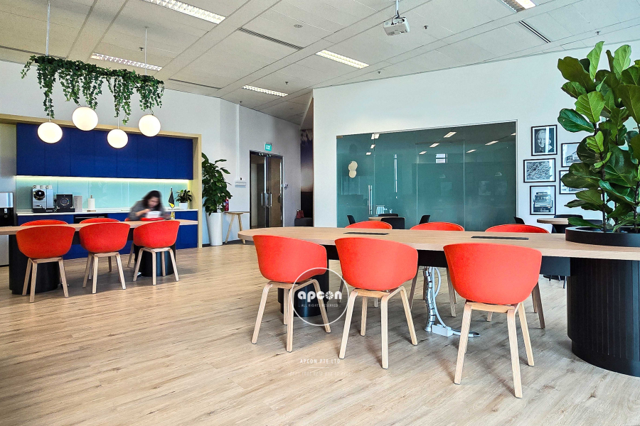 Ravago-office-interior-design-hotdesk